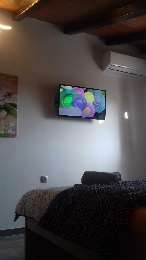 Holiday Home Nora**** Loznati Cres Екстериор снимка
