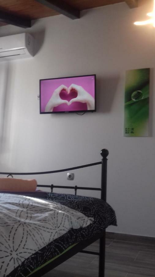 Holiday Home Nora**** Loznati Cres Екстериор снимка